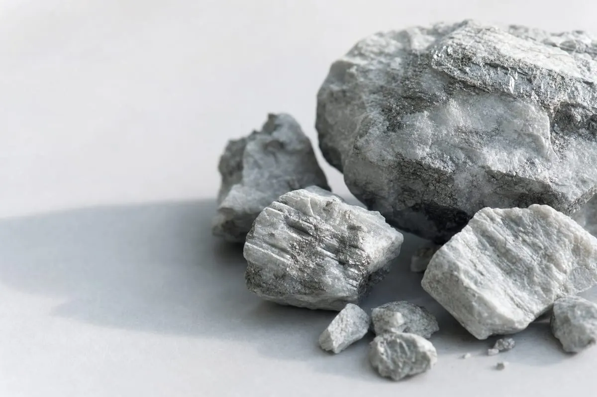 Raw magnesium mineral fragments
